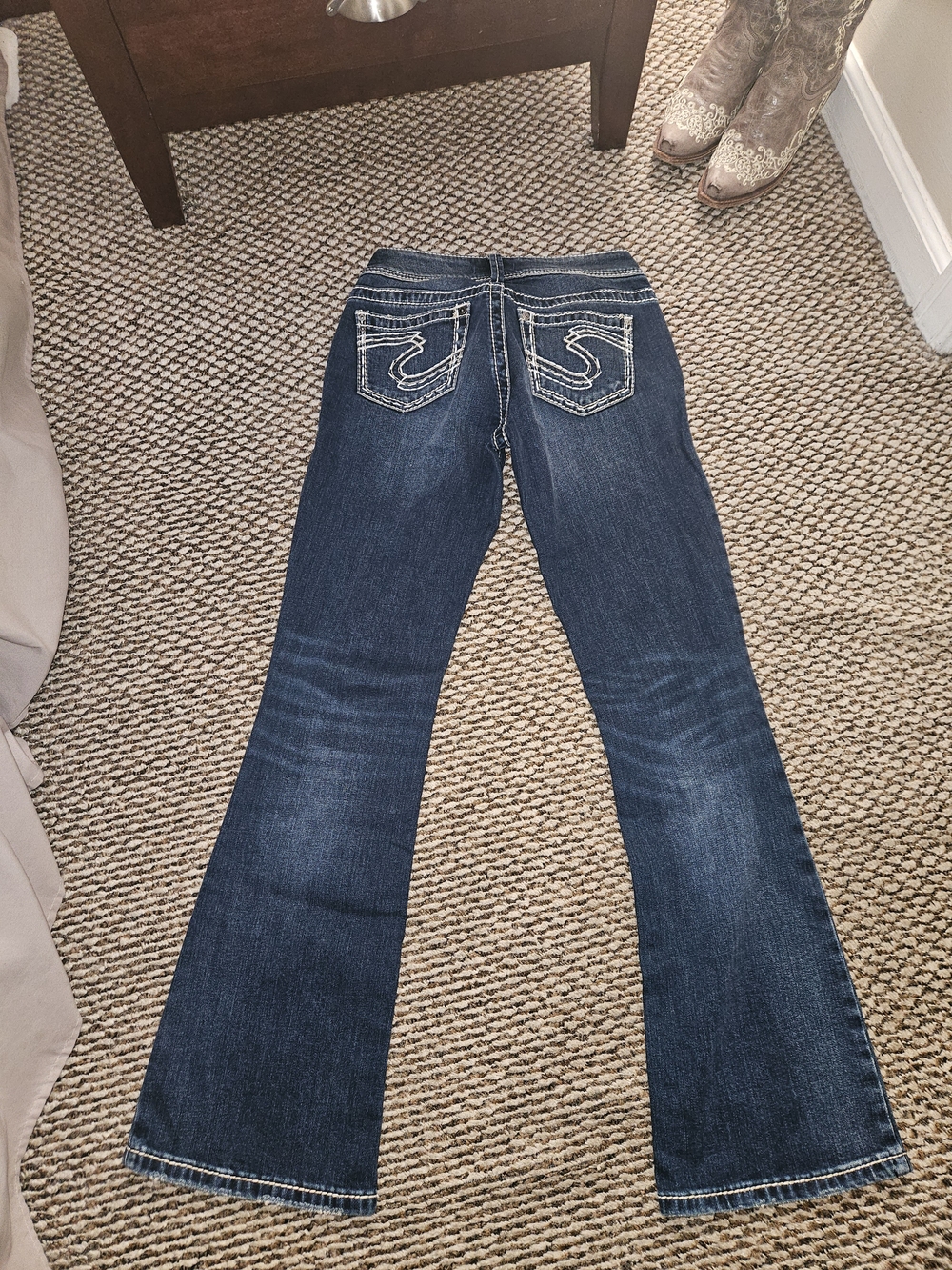 Silver Jeans Dark Blue Flare Jeans with Contrast Pocket Stitching